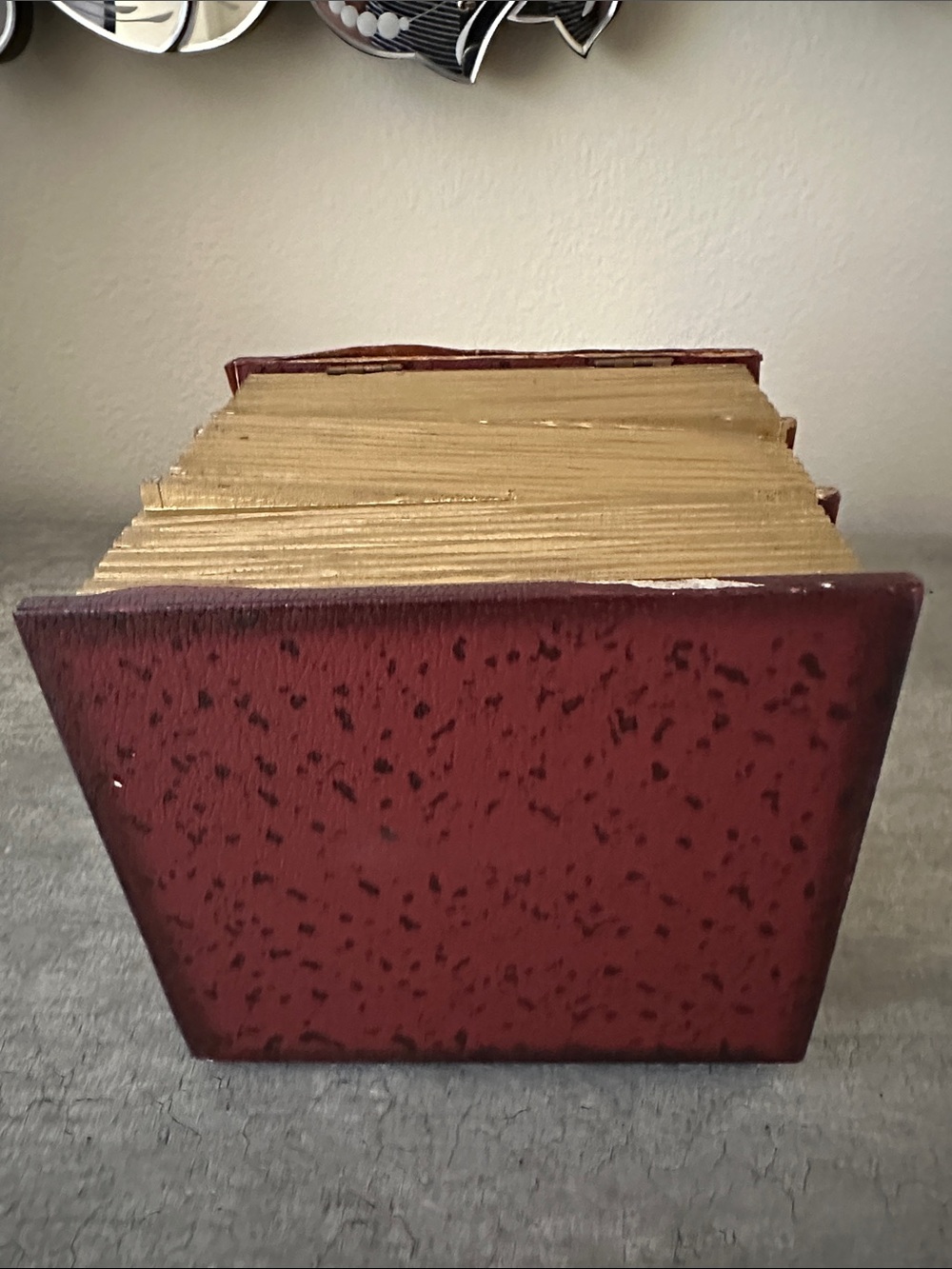 Vintage Faux Leather Wood Book Stack Tissue Box Cover in Green & Brown - Picture 8 of 8